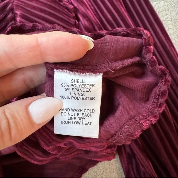 NEW Lulus Women’s Always Alluring Velvet Striped Bodysuit Cutout Burgundy Small - Picture 6 of 7